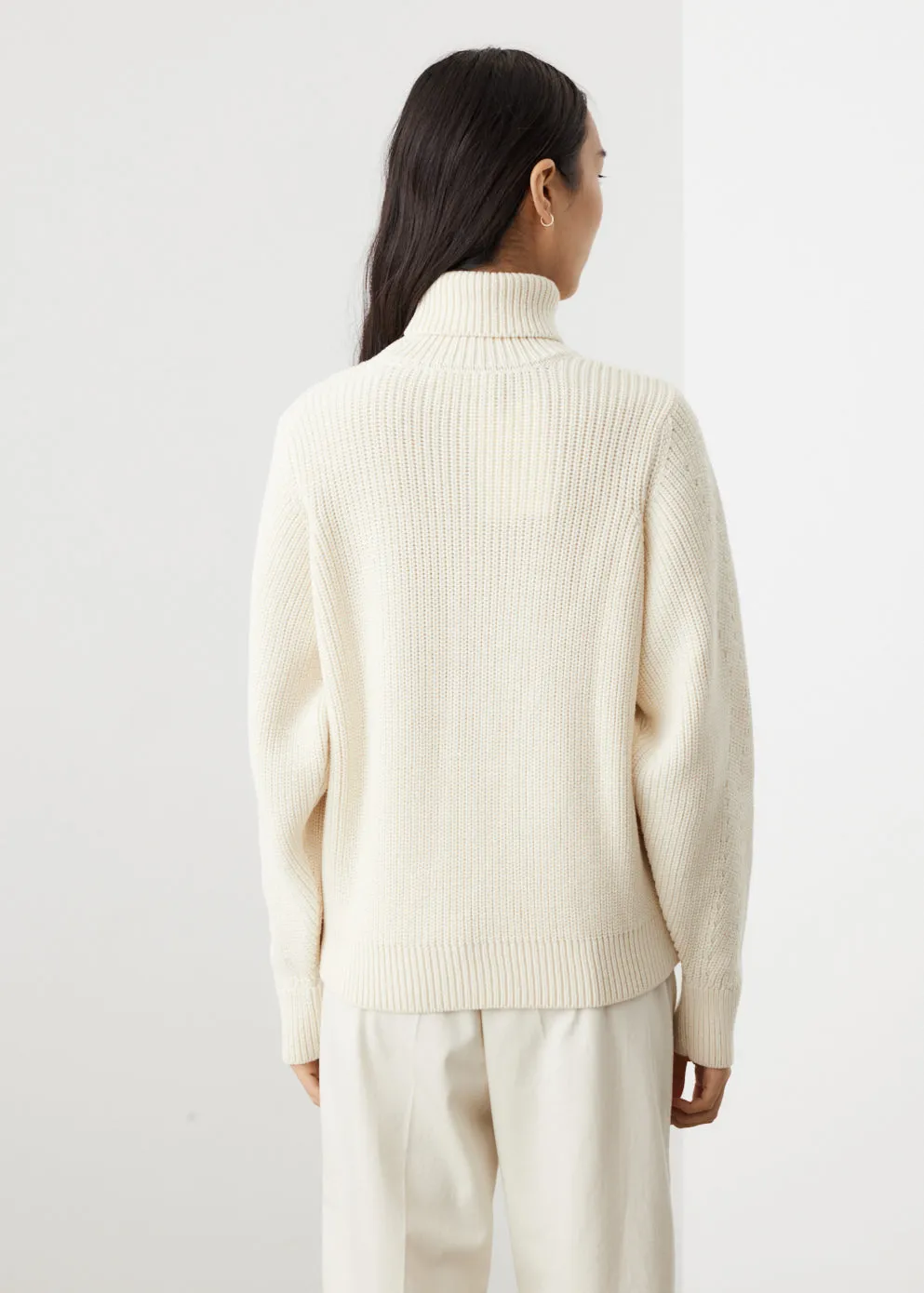 0011 Turtleneck Sweater