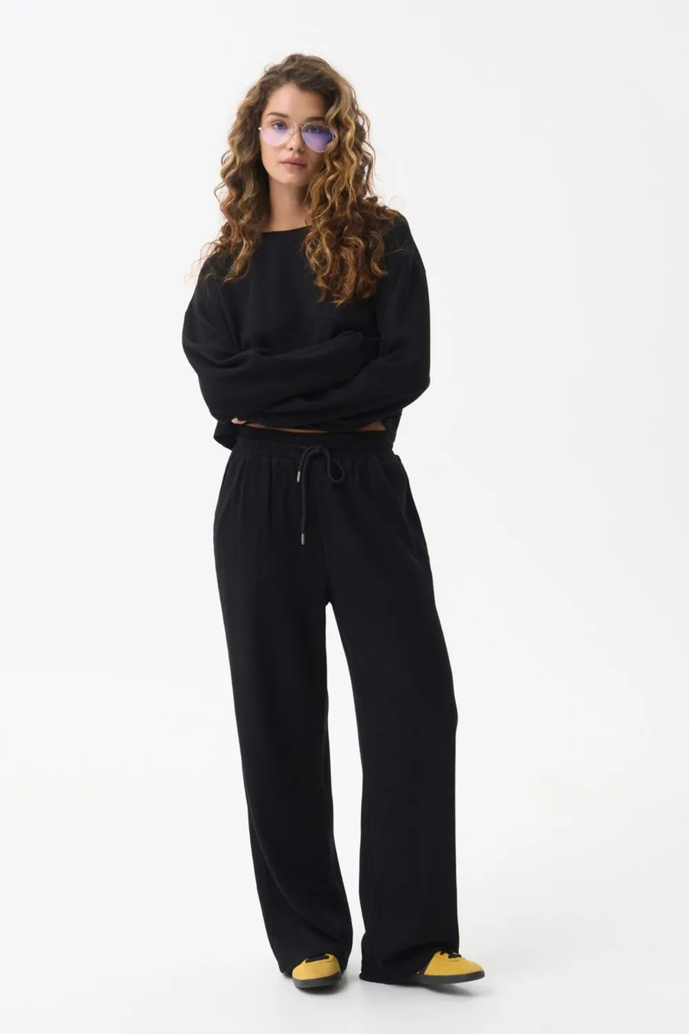 Black Knitted Streight Leg Pants