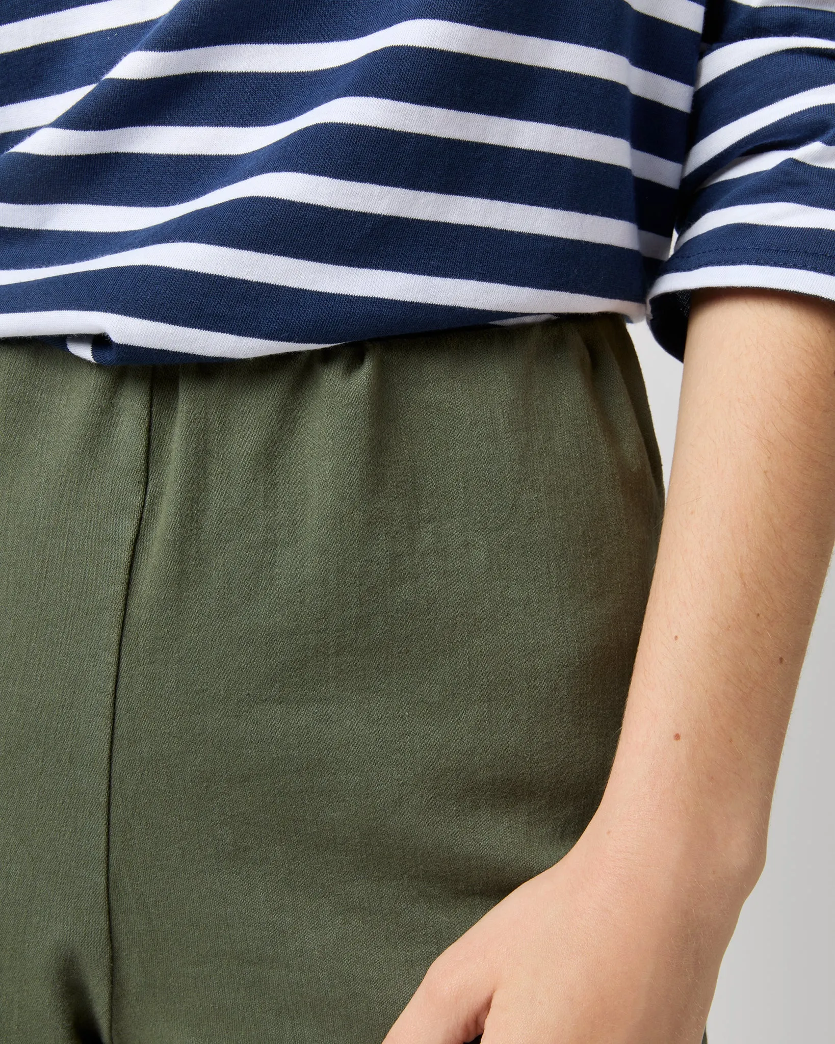 Faye Flare Cropped Pant in Olive Garment-Dyed Stretch Twill