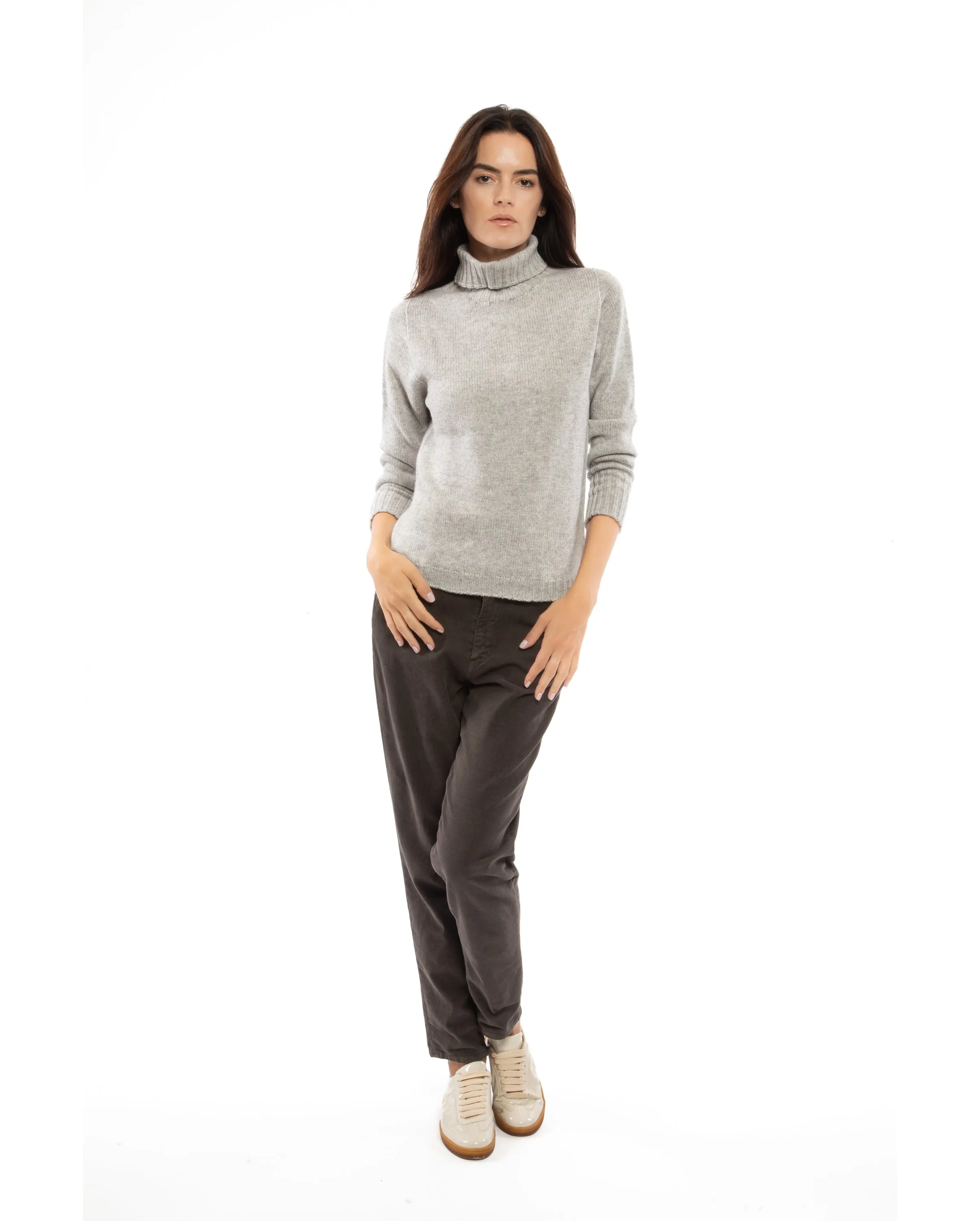 NEW FALL 24 - Women's Classic Cashmere Turtleneck Sweater Light Gray