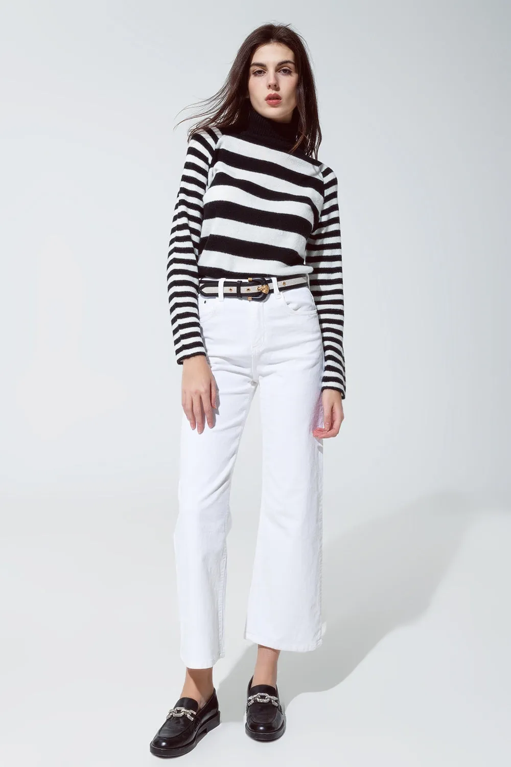 Turtleneck sweater with stripes in white and black